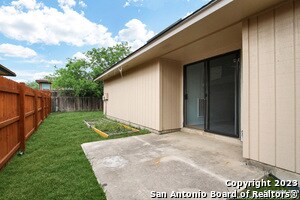 Building Photo - 5531 Ivanhoe St