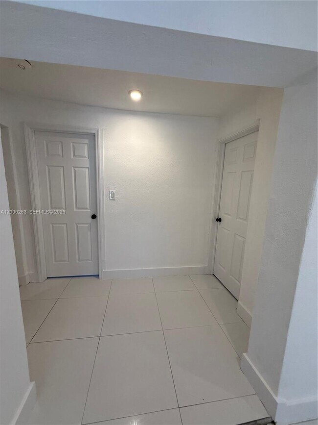 Building Photo - 6716 NW 6th Ave