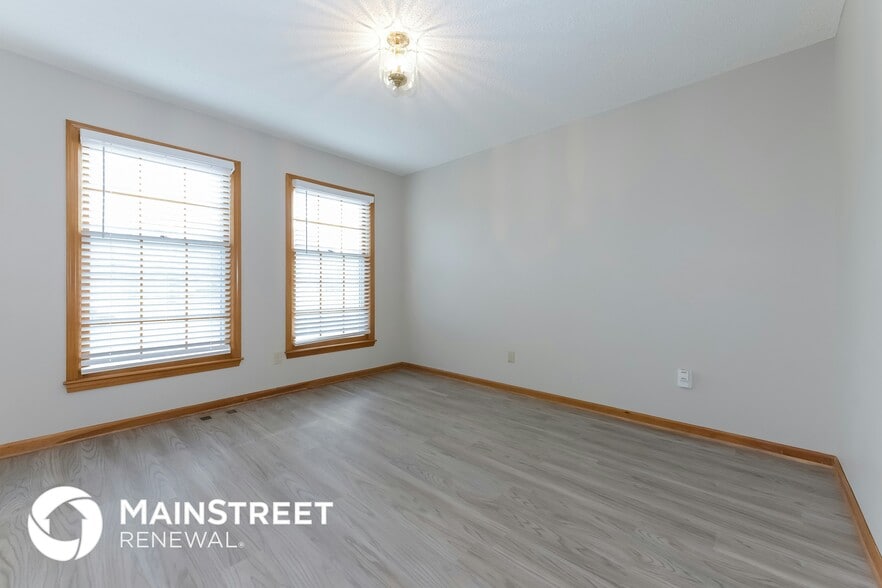 Building Photo - 5620 Meadow View Dr