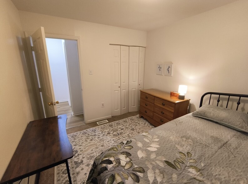 Building Photo - 3518 E Richmond Rd