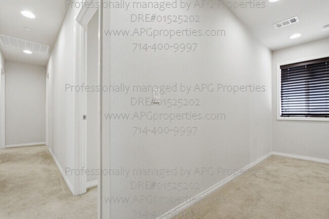 Building Photo - 139 Thompson Ave