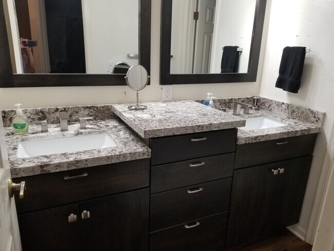 Upstairs bathroom - 5640 E Bell Rd