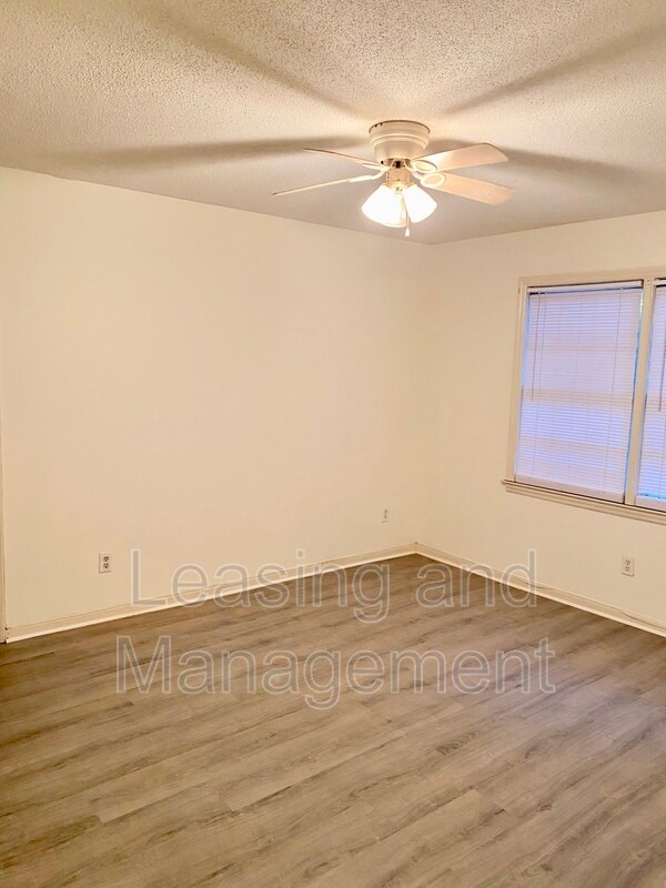 Building Photo - 912 Sea Gull Dr