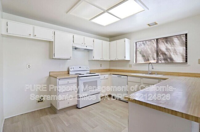 Building Photo - 6101 Tupelo Dr