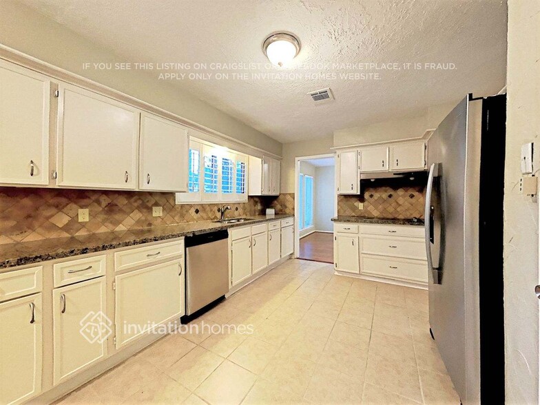 Building Photo - 3414 Creekbriar Dr