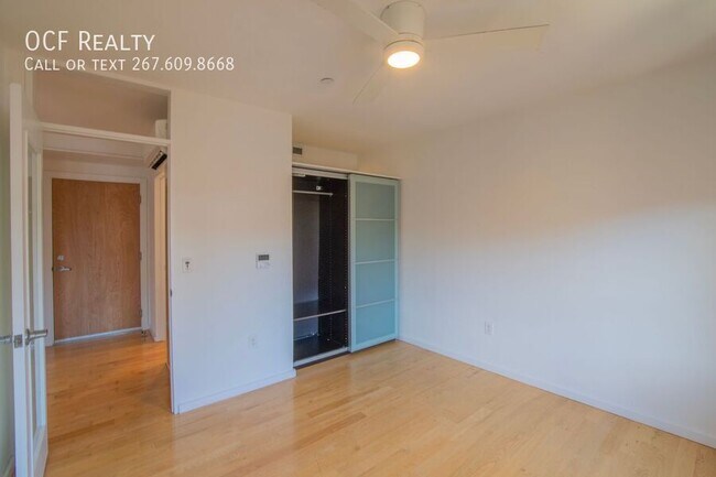 Building Photo - 152 W Laurel St