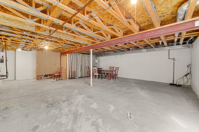 Building Photo - 1775 Kelberg Ave