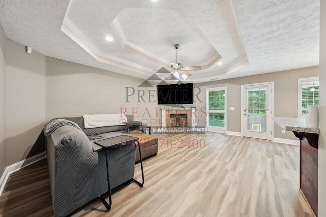 Building Photo - 48 Redwood Dr