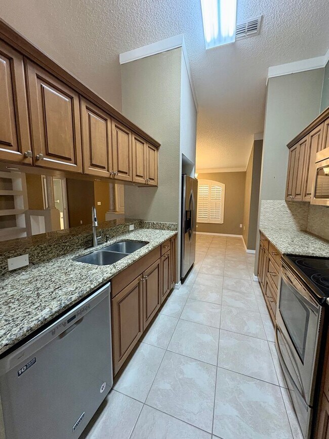 Building Photo - Beautiful 3Bed/2Bath with 2-Car Garage on a Cul-de-Sac