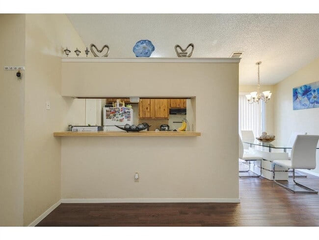 Building Photo - 11919 Sunhillow Bend