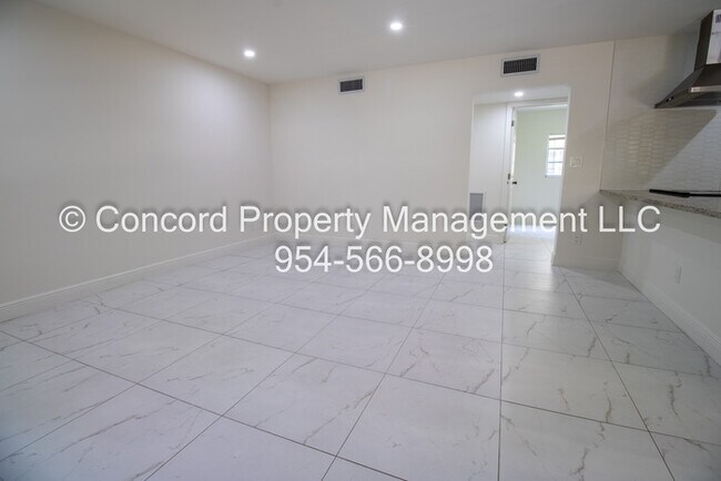 Building Photo - Updated 2 BR- Open Layout- Island Kitchen-Pool- Central AC