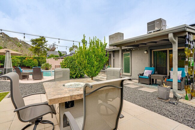 Building Photo - 2331 E Lupine Ave