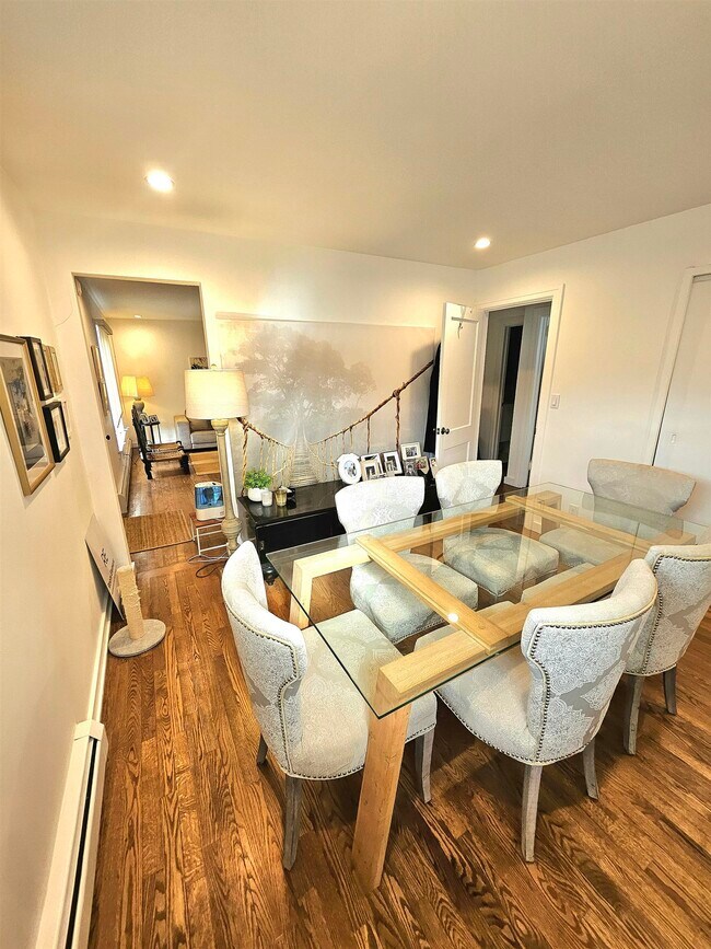 Building Photo - 301 E Glen Ave