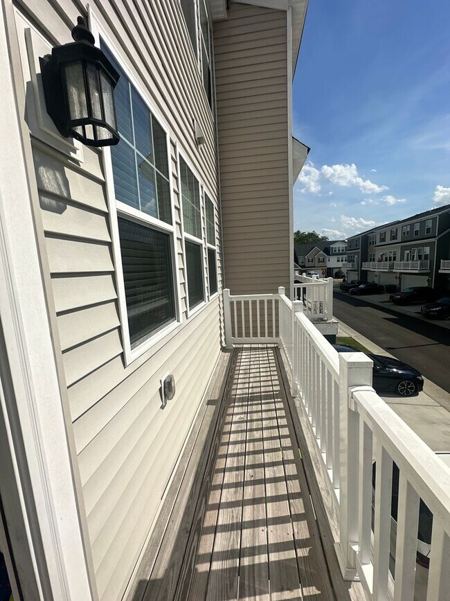 Building Photo - New construction 3 bedroom, 3.5 bathroom c...
