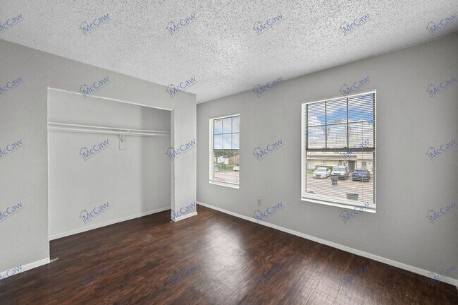 Building Photo - 2198 Aspen Dr