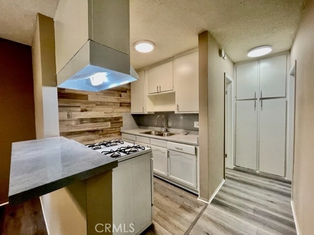 Building Photo - 12425 Harris Ave