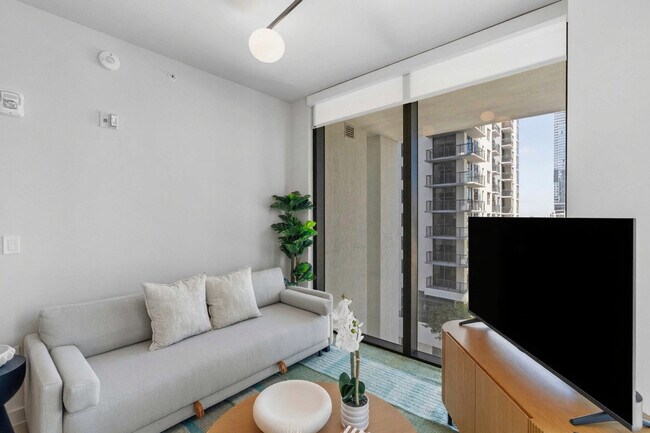 Building Photo - 11 NE 6th St