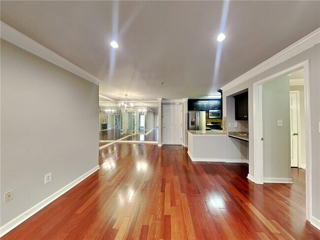 Building Photo - 3201 Lenox Rd NE