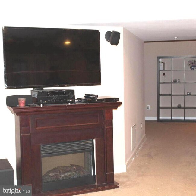 Building Photo - 2707 Hollywell Ct