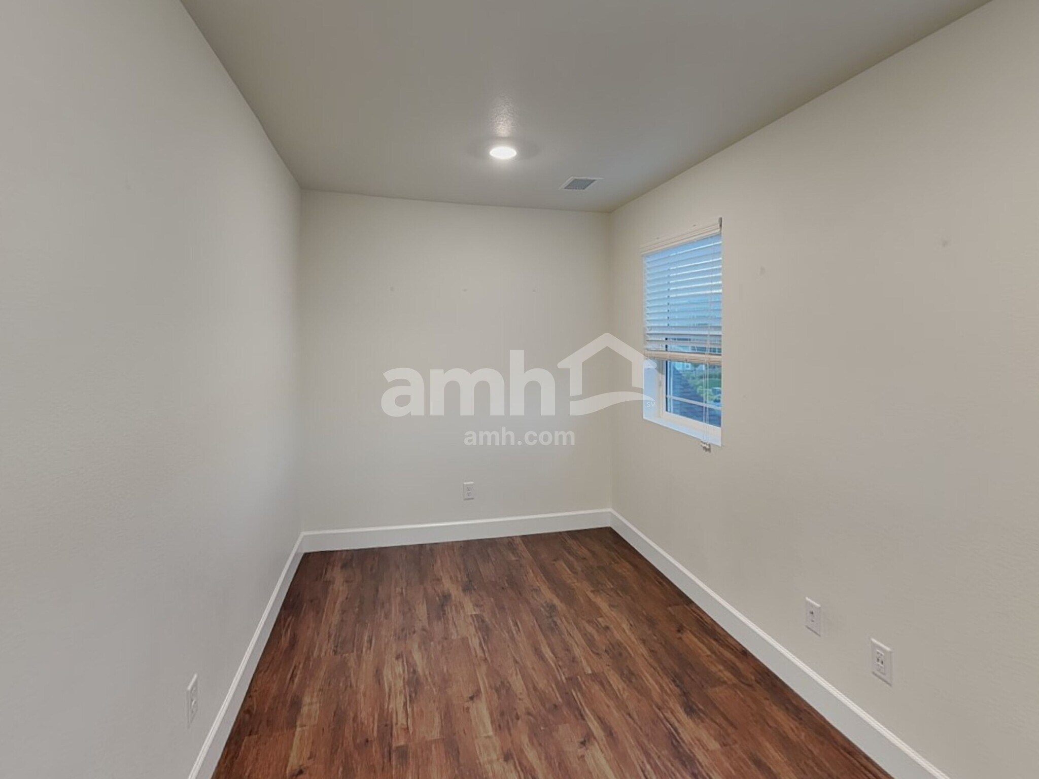 Building Photo - 14982 W 82nd Pl