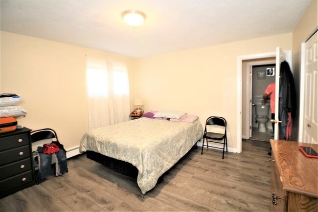 Building Photo - 400 Governors Dr