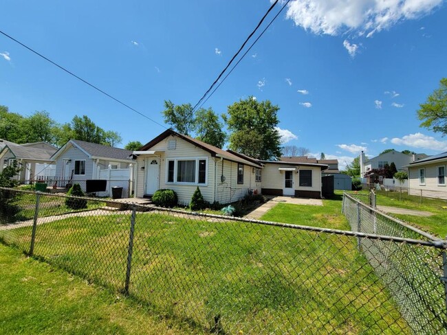 Building Photo - 53 Salem Pl