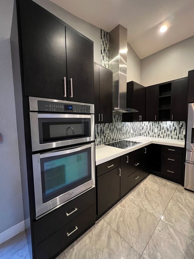 Building Photo - NICE 3 BED 2 BATH!