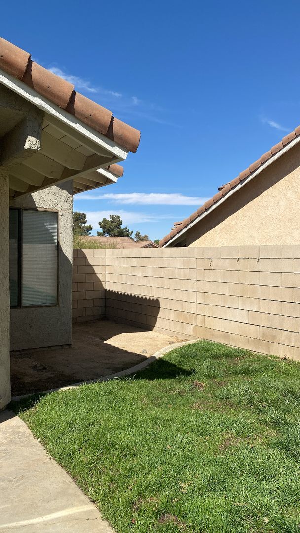 Building Photo - (APPLICATION PENDING) Beautiful Rancho Vis...