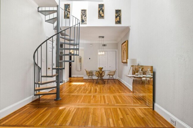 Building Photo - 2840 Peachtree Rd