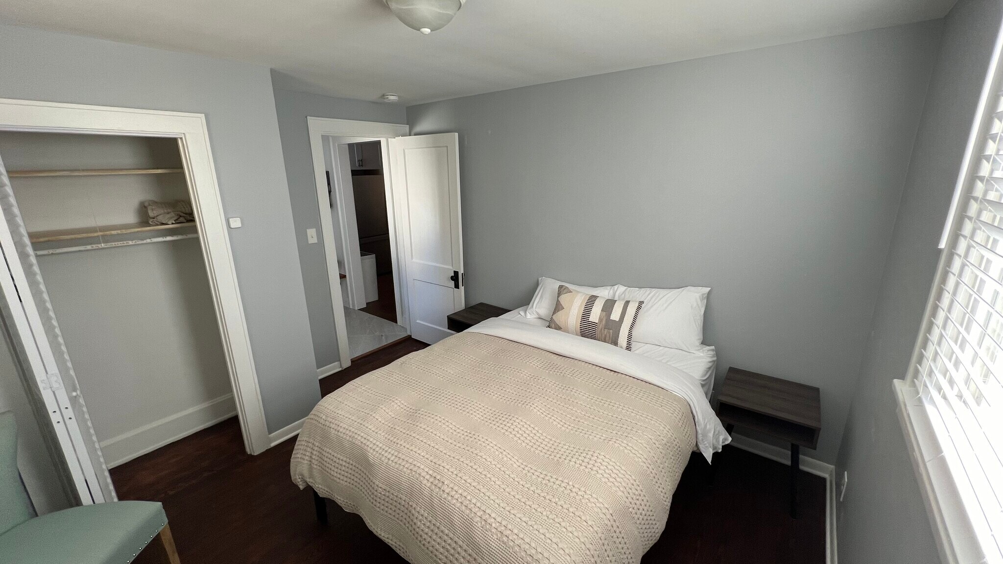 Bedroom 2, Queen - 3044 Minot Ave