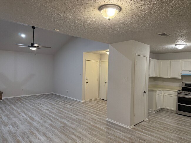 Building Photo - 11371 Fish Springs Dr