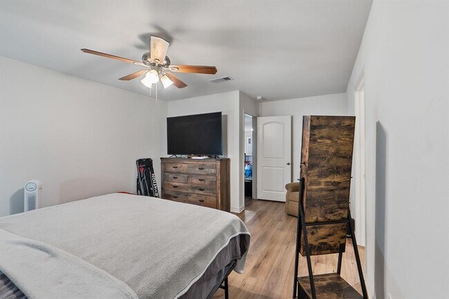 Building Photo - 113 Stratton Ln