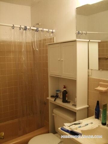 Building Photo - 226 Parker Hill Ave