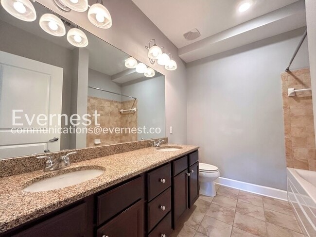 Building Photo - PROMO: Get your first full month’s rent FREE!/3 Bed/2.5 Bath Condo with Modern Amenities / Availa...