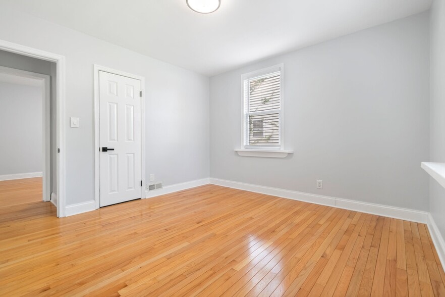 Building Photo - 2209 Monocacy Rd