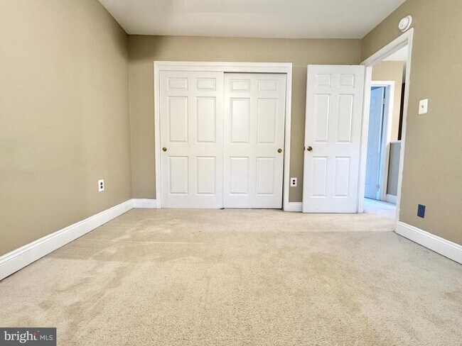 Building Photo - 15407 Skyline Dr