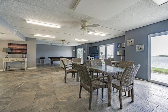 Building Photo - 464 N Paula Dr