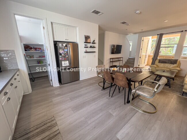 Building Photo - AVAILABLE NOW - Private Room for rent in s...