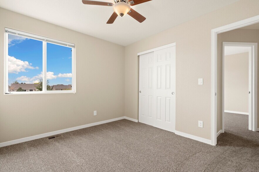 Building Photo - 3761 Mt Flora St