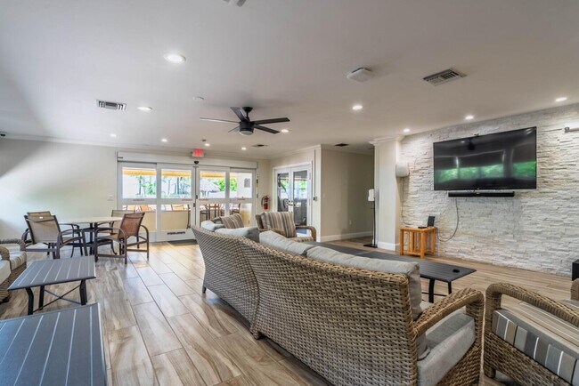 Building Photo - 401 Briny Ave