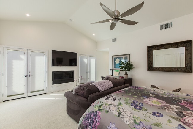 Master Bedroom - 5440 Ben Ave