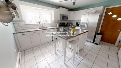 Building Photo - 111 1st St