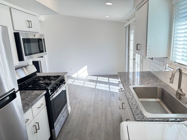 Building Photo - 253 Ogle St