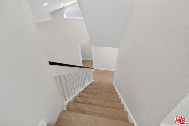 Building Photo - 31076 Via San Vicente