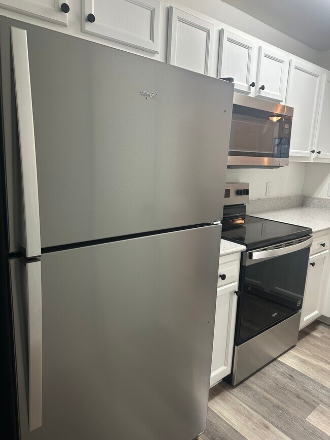 Building Photo - 3705 SW 27th St