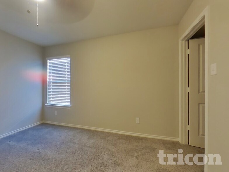 Building Photo - 3609 Doris Dr