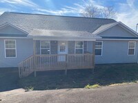 Building Photo - 3 bedroom 2 bath single family home in Kodak, TN