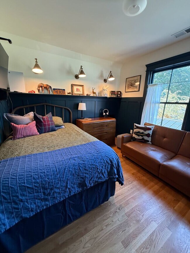 Building Photo - Beautiful home downtown Coeur D Alene