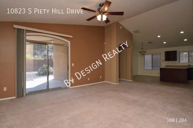 Building Photo - Rancho Del Lago 3 Bedroom 2 Bath + Den/Hom...