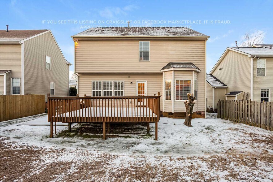 Building Photo - 5125 Bentgrass Run Dr